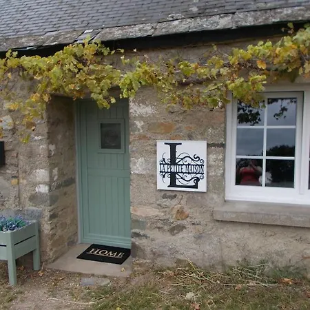 La Petite Maison, Ideal Pour Velo,pied,peche,relax Mur-de-Bretagne